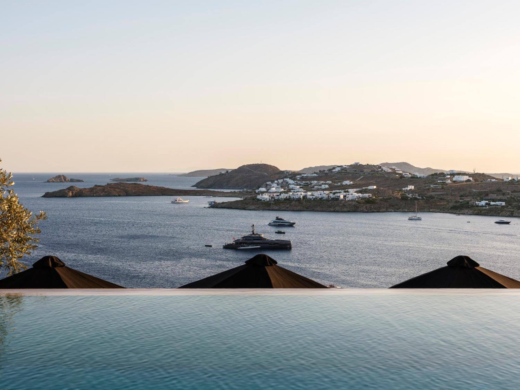 V&V Guest House - Luxury Suites Ornos  Exterior foto